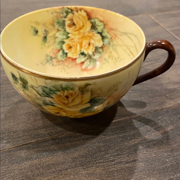 Floral Teacup and Saucer Set - Picture 5 of 11